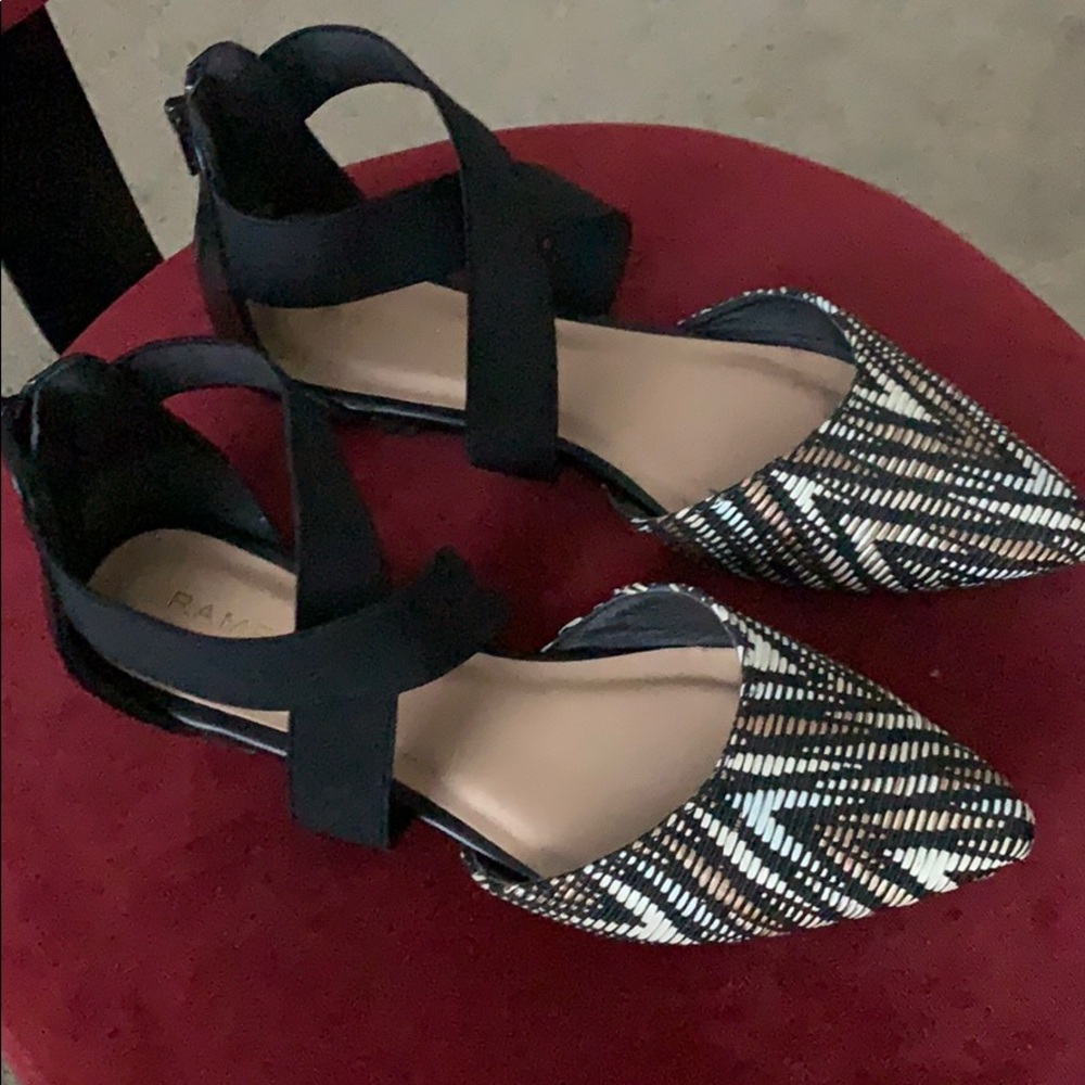 Flat shoes like new